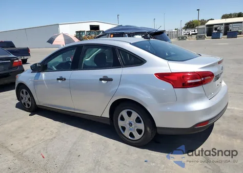 2018 Ford Focus S z USA, uszkodzony, nr VIN 1FADP3E2XJL279035